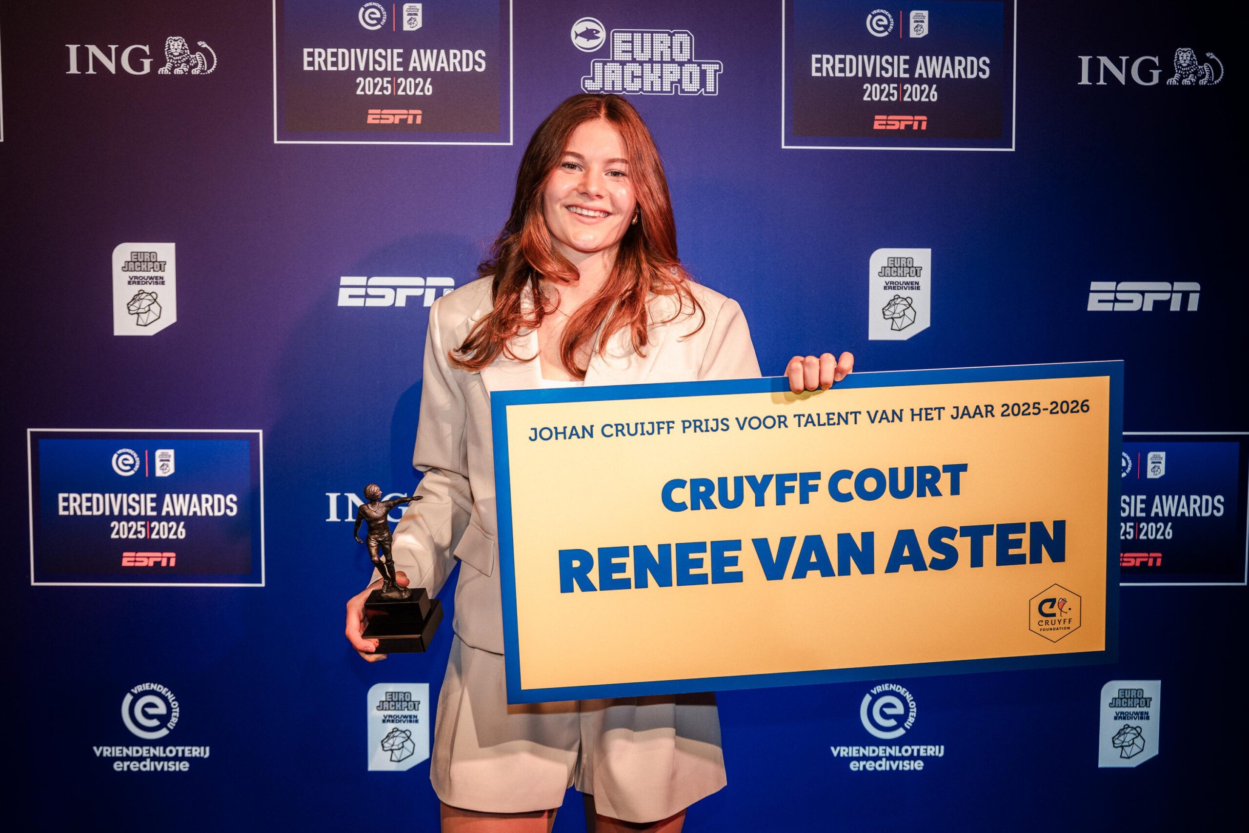 Renee van Asten is Johan Cruijff Talent van het Jaar: ‘Had dit niet durven dromen’